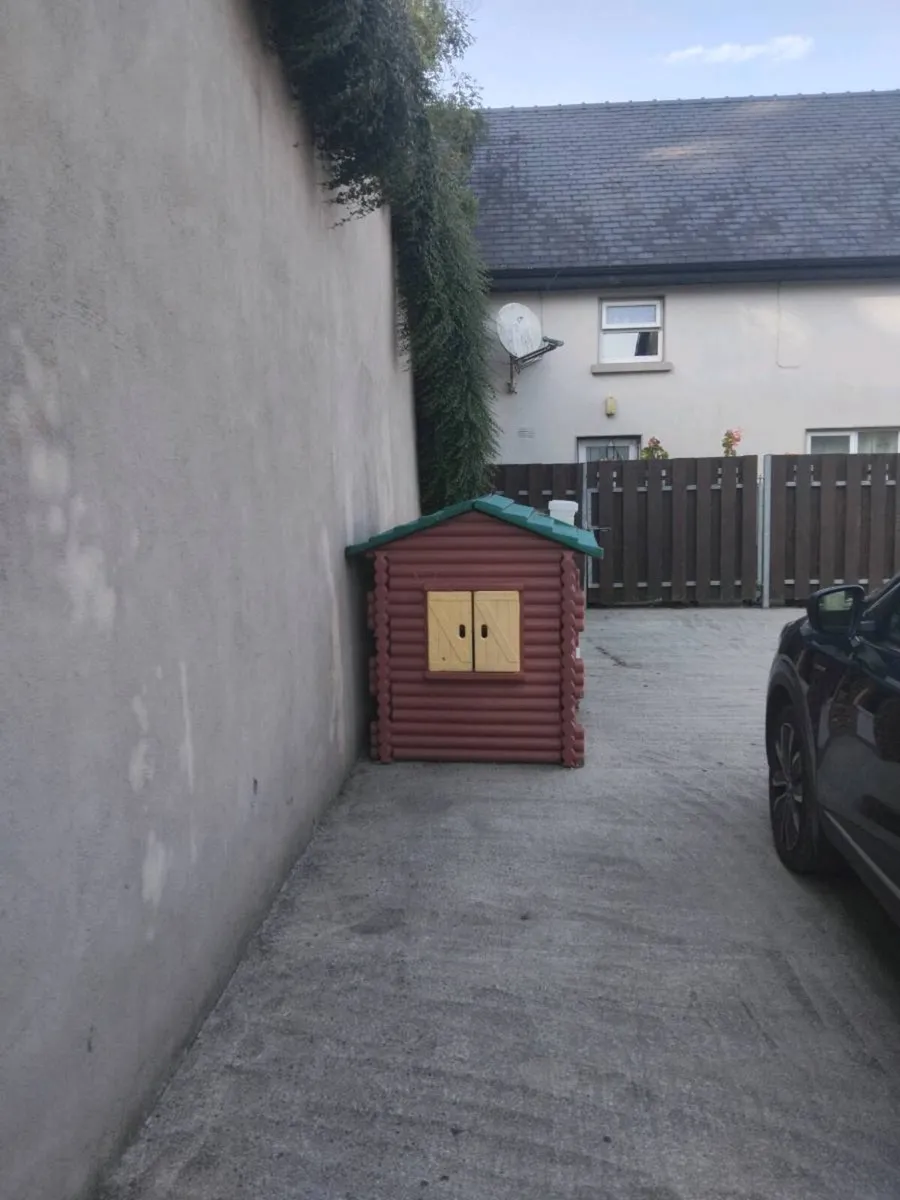 Plastic play house - Image 3