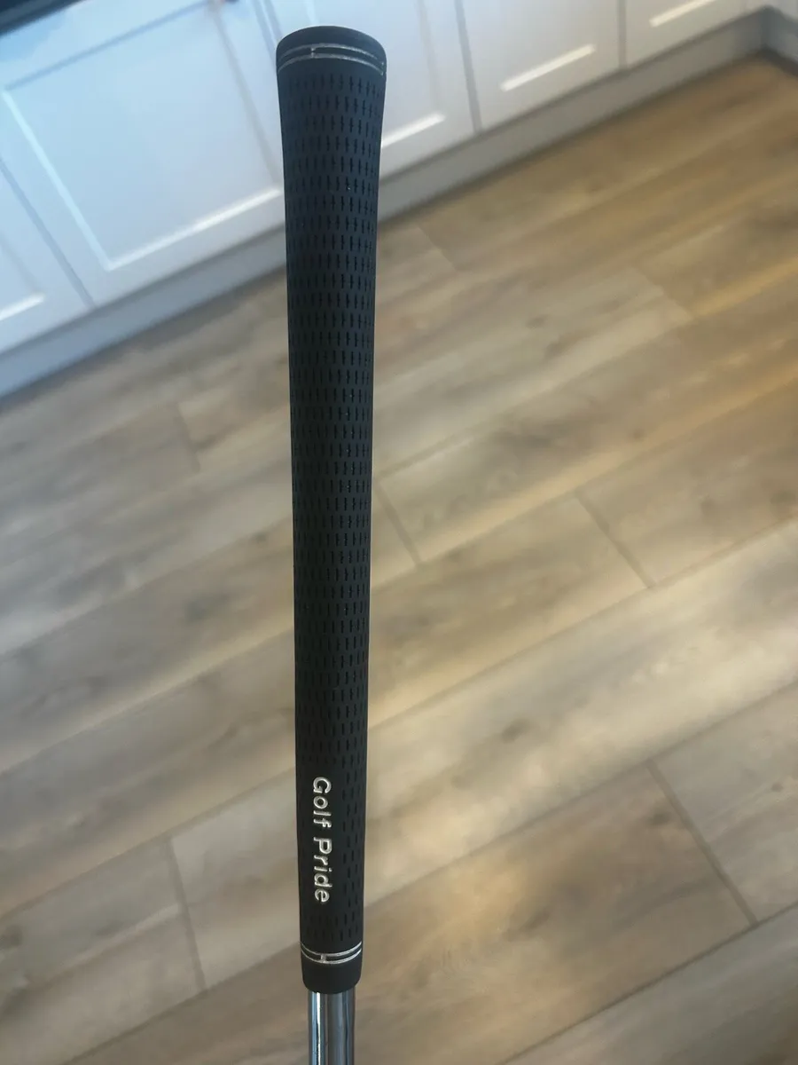 TaylorMade QI Irons - Image 3