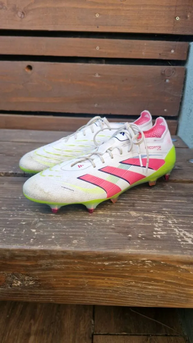 Predator football - Image 1