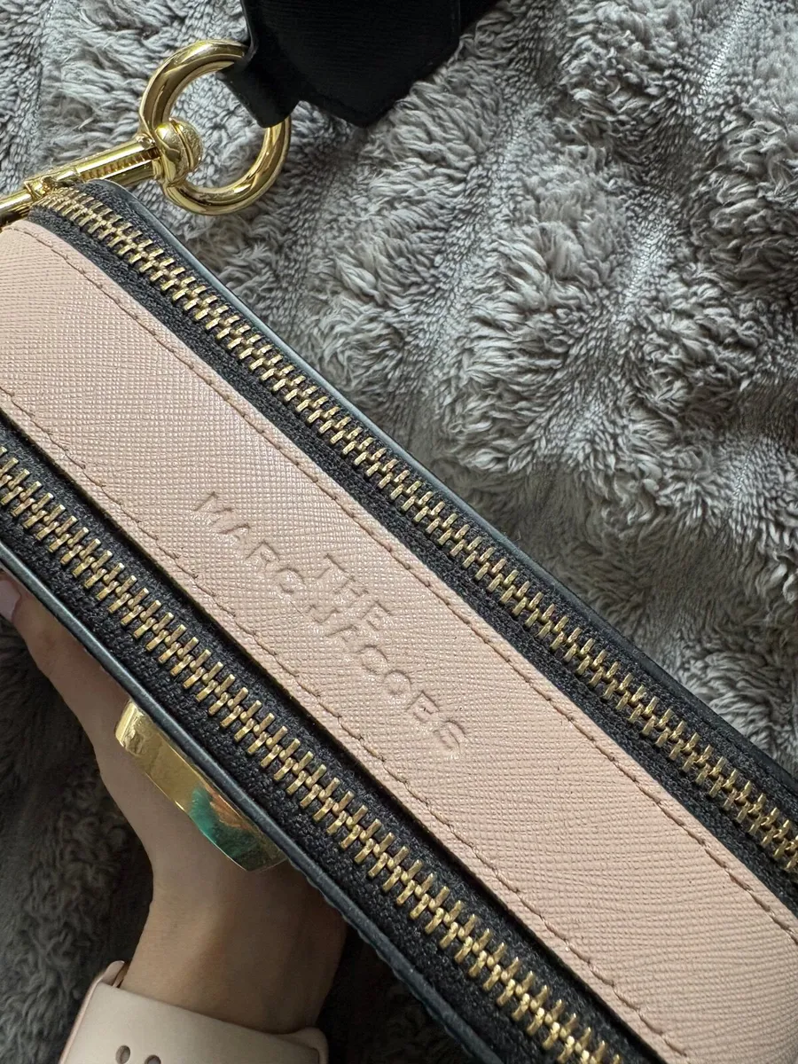 Authentic grey Marc Jacobs Snapshot bag - Image 2