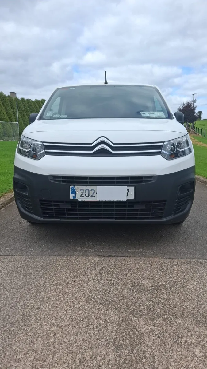 2020 Citreon Berlingo Diesel 3 Seater - Image 2
