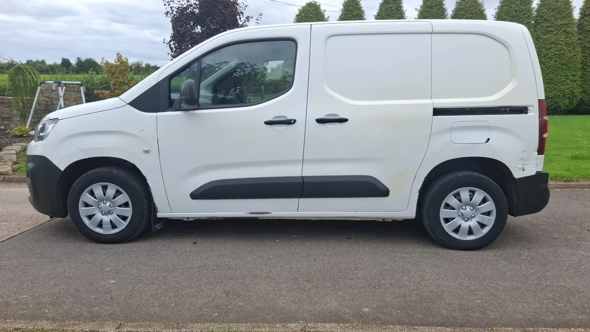 2020 Citreon Berlingo Diesel 3 Seater - Image 4
