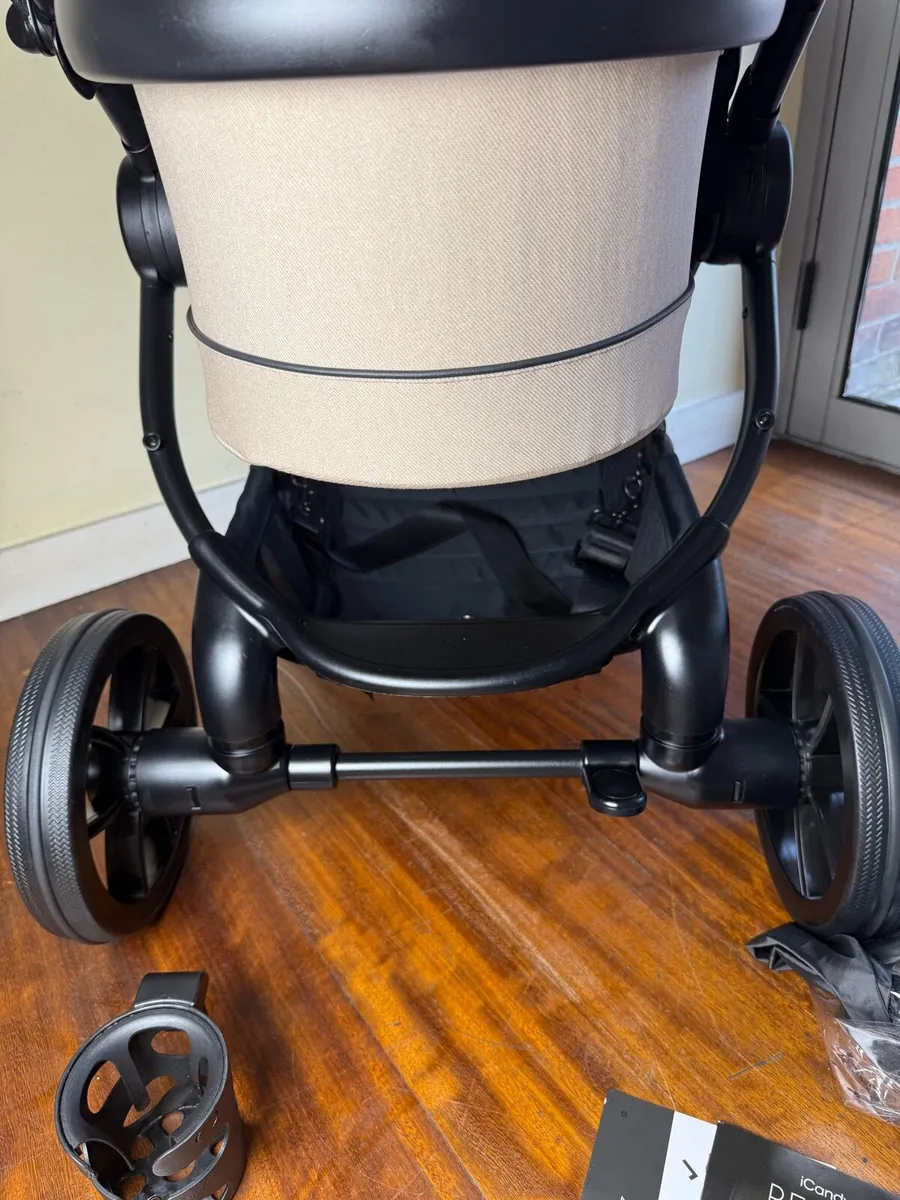 New ICandy peach 7 pram buggy travel system - Image 2