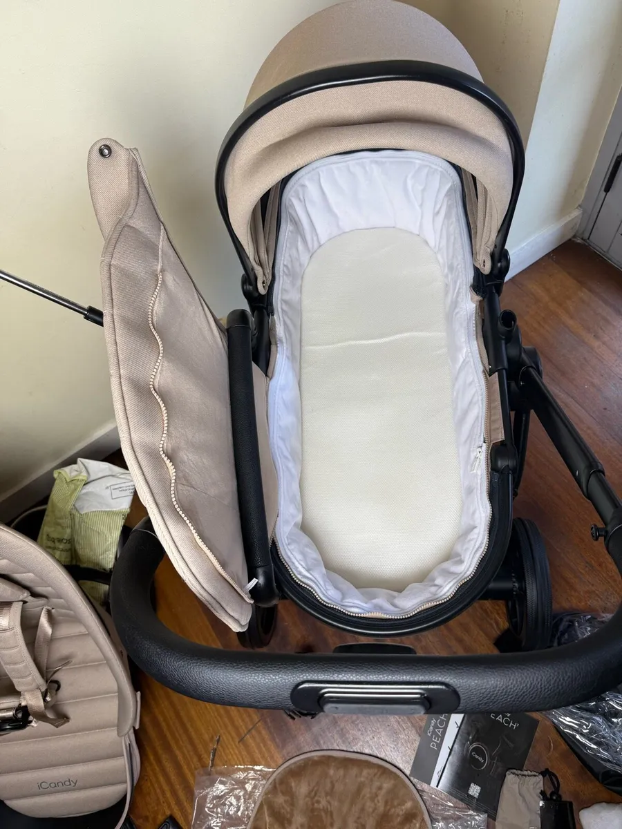 New ICandy peach 7 pram buggy travel system - Image 3