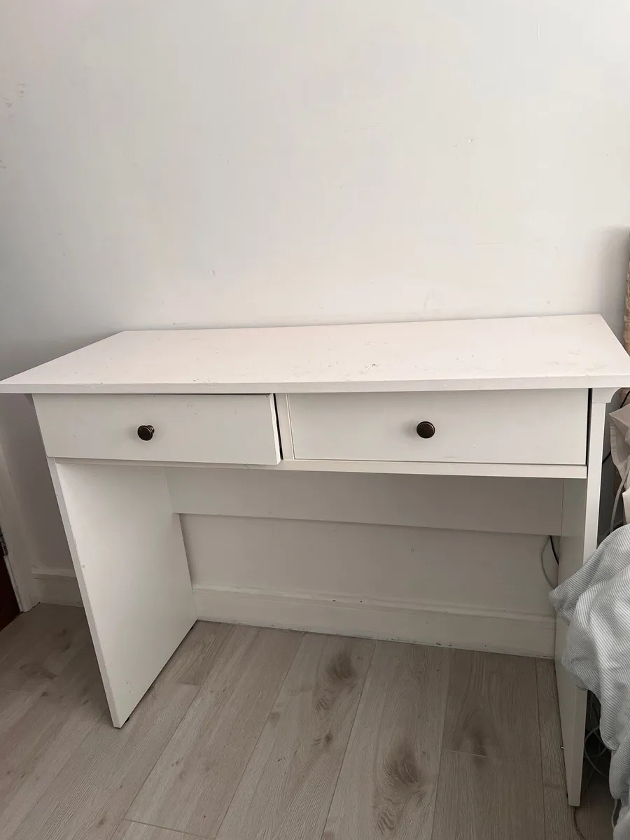 Desk - Image 1