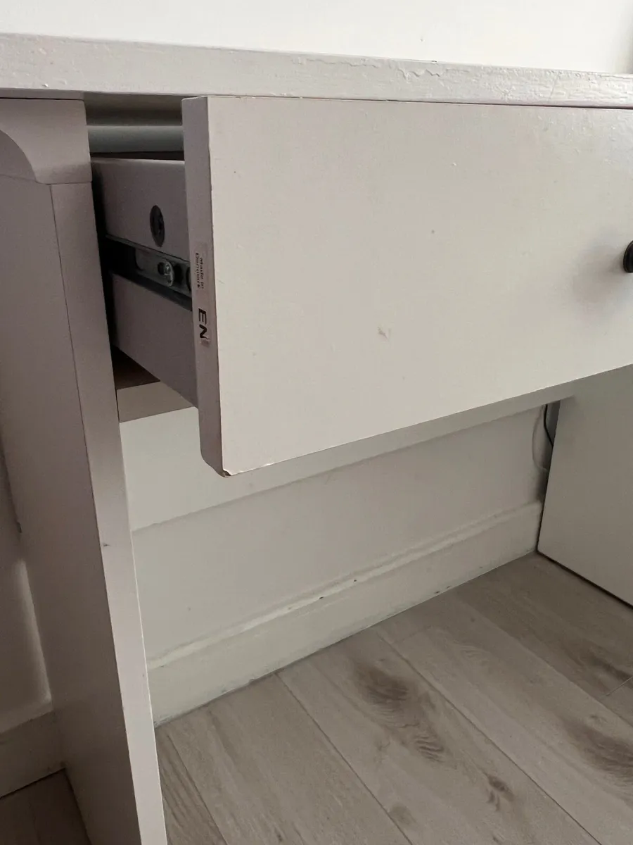 Desk - Image 3