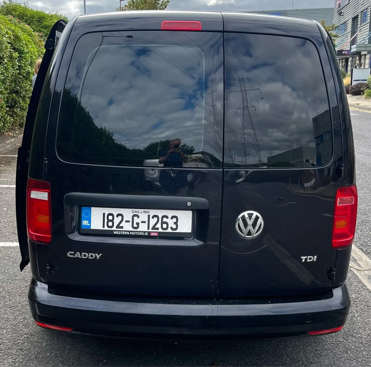 VW Caddy Maxi - New CVRT/Taxed..Twin sliding doors - Image 4