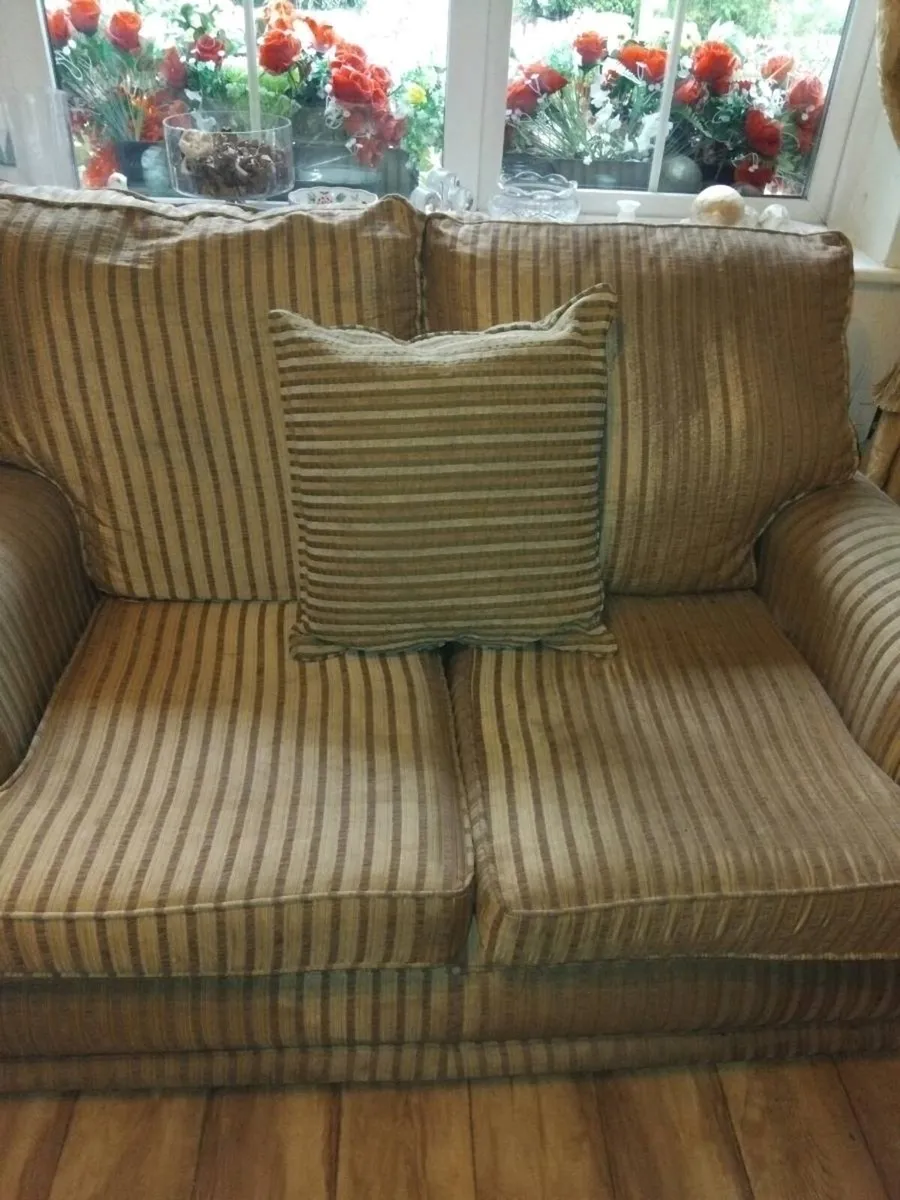 Couch - Image 4