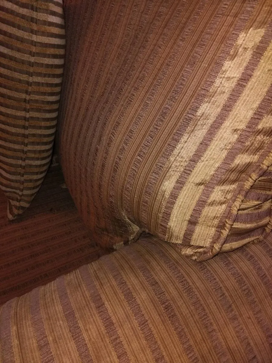 Couch - Image 2