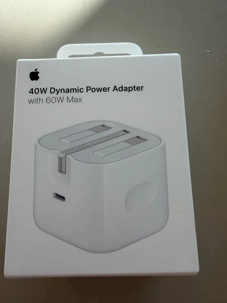 Apple 40W Dynamic Power Adapter - Image 1