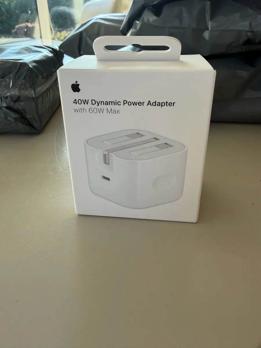 Apple 40W Dynamic Power Adapter - Image 4