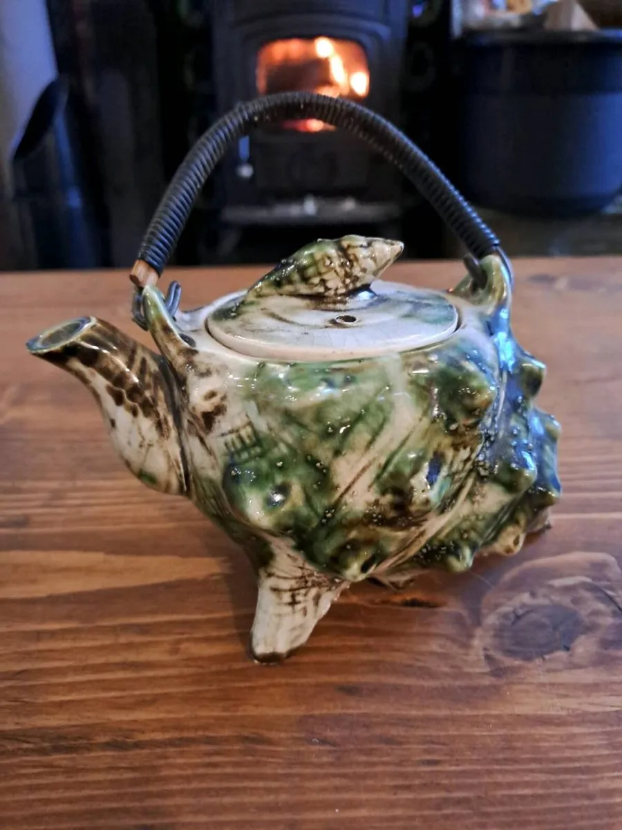 Vintage Japanese Majolica Conch Shell Teapot - Image 2