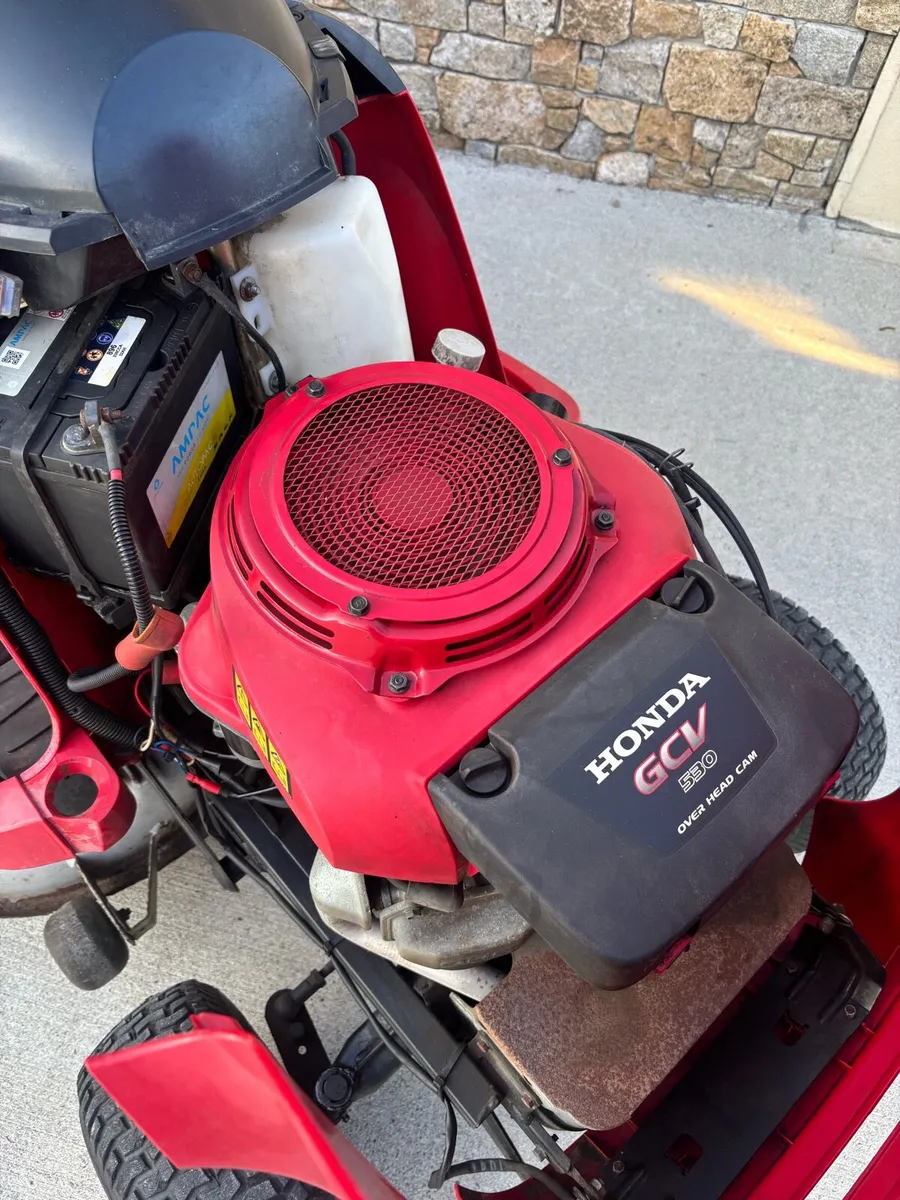 Honda ride on lawnmower - Image 3