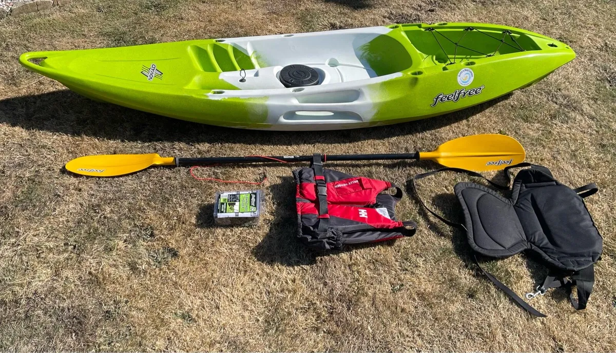 Kayak Feelfree Nomad Sport with Wheel - As New - Image 3