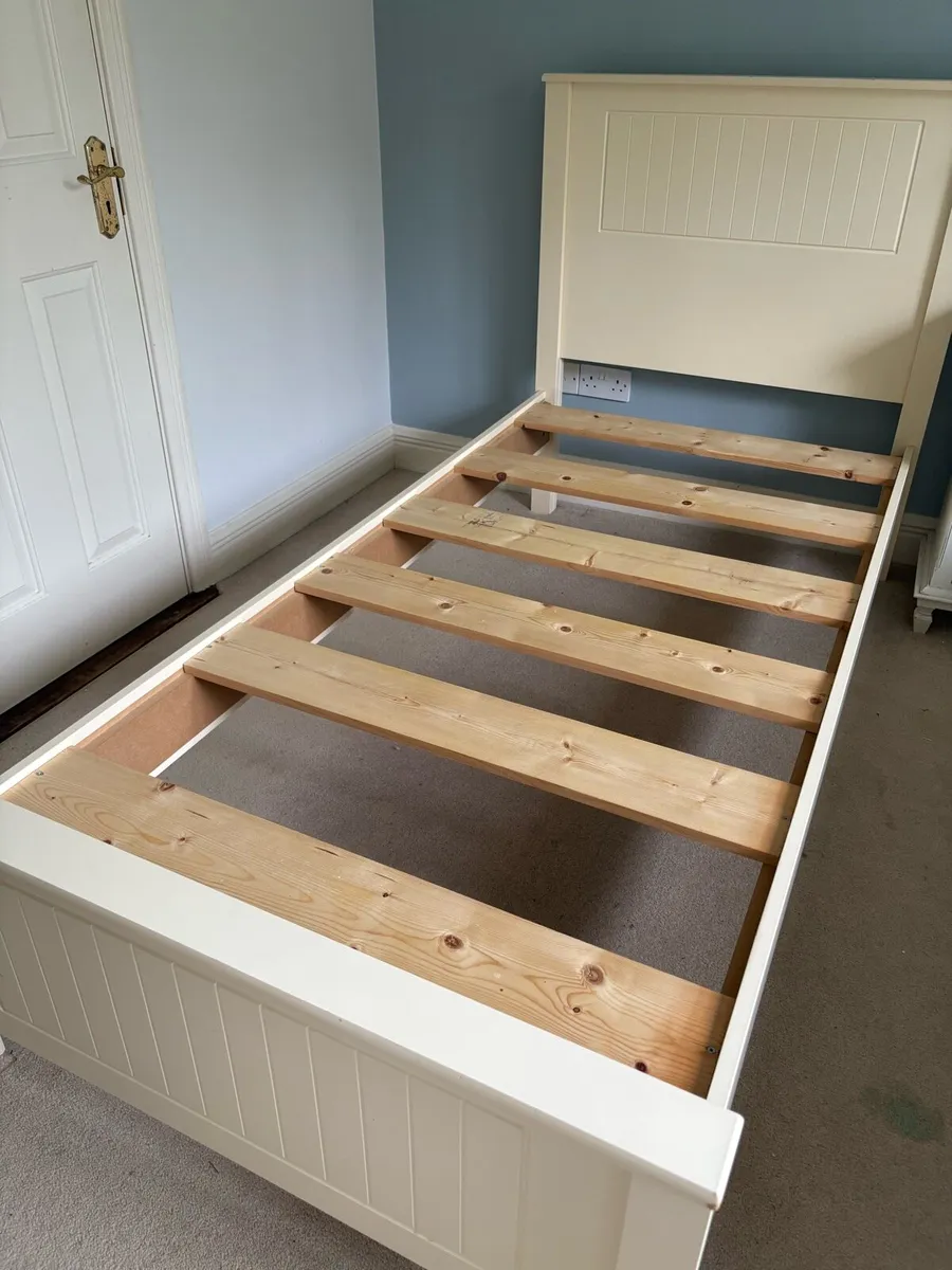 2 x Single bed frames in excellent condition - Image 3