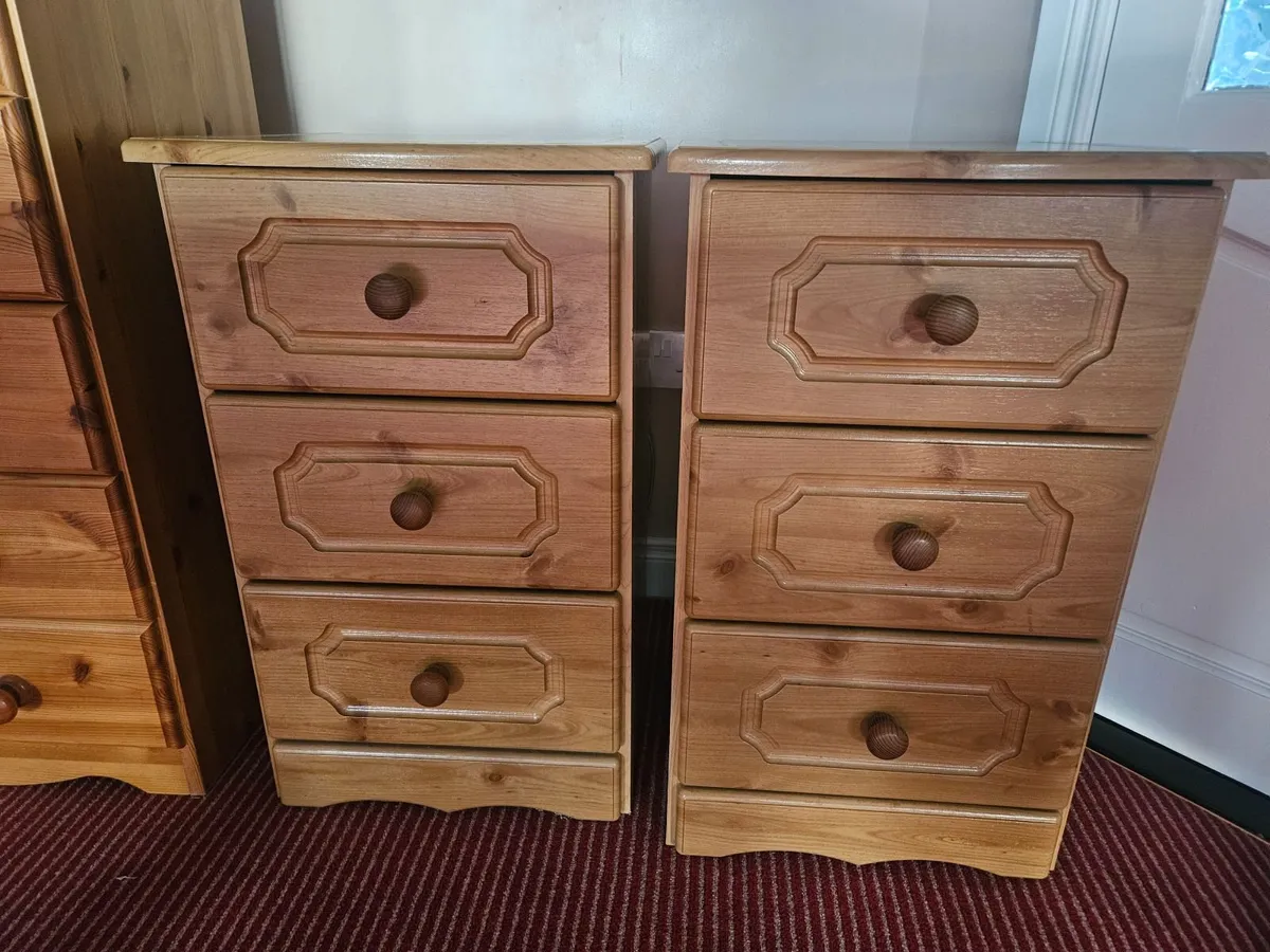 Bedside lockers x 2