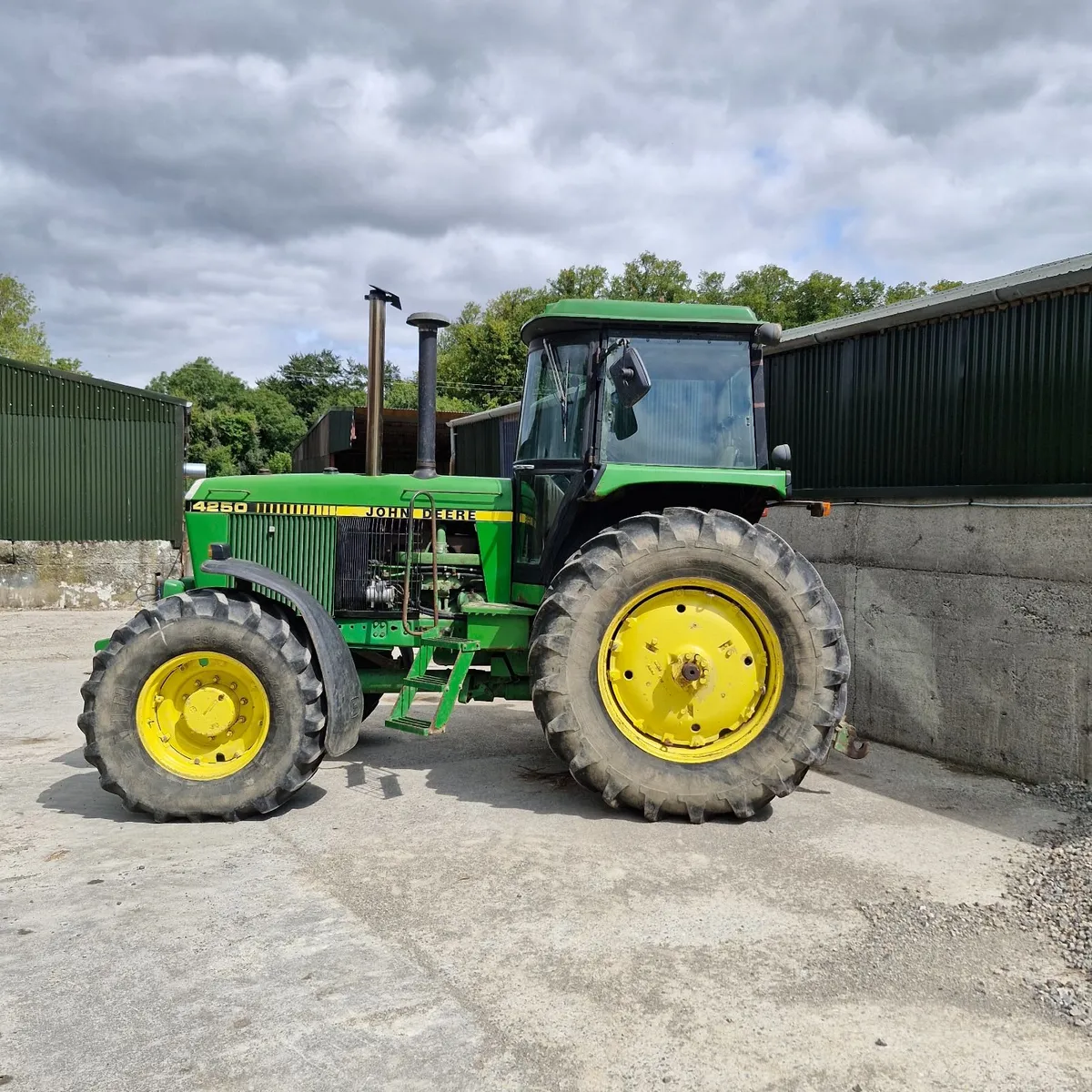 John Deere 4250 - Image 1