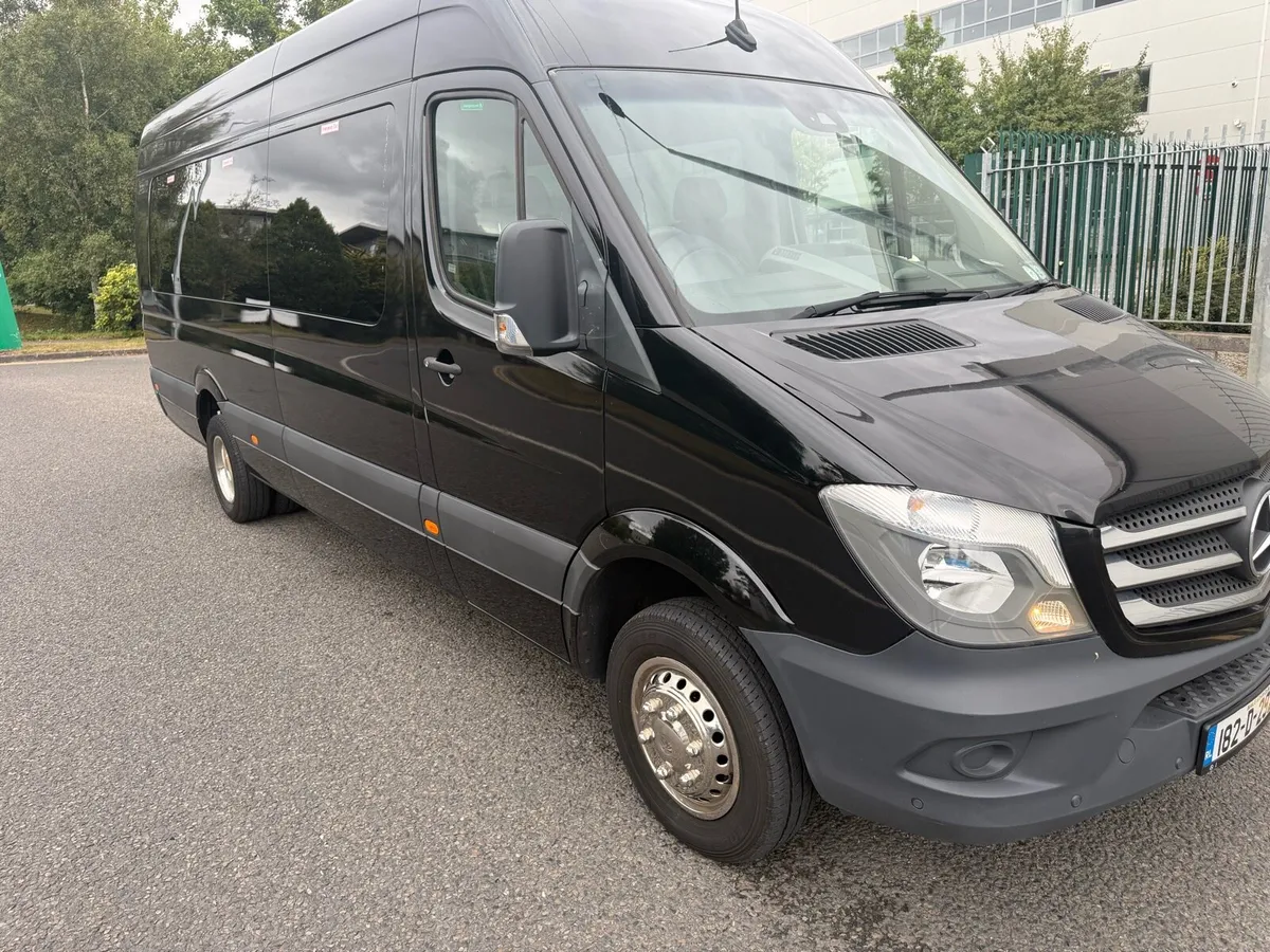 182 Mercedes Sprinter Auto 19 seater - Image 4