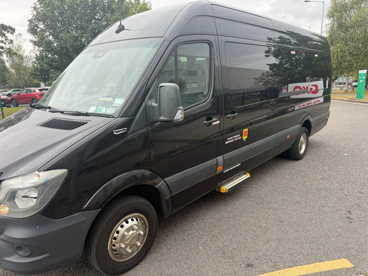 182 Mercedes Sprinter Auto 19 seater - Image 1