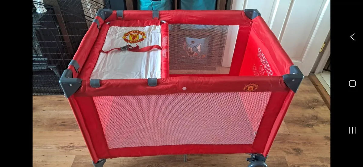 Travel cot - Image 1