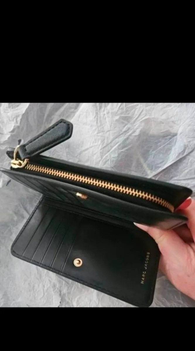 Marc Jacob's wallet - Image 2