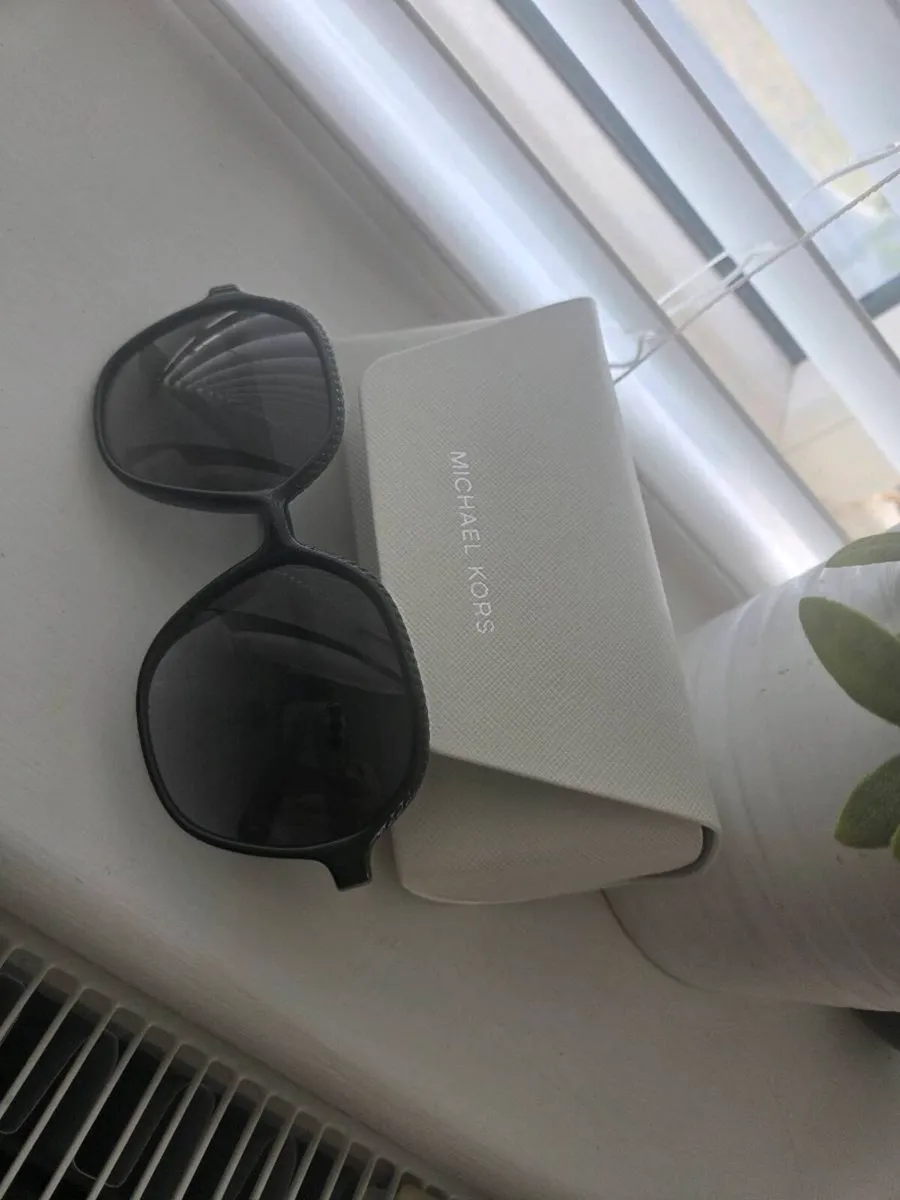 Michael kors sunglasses - Image 3