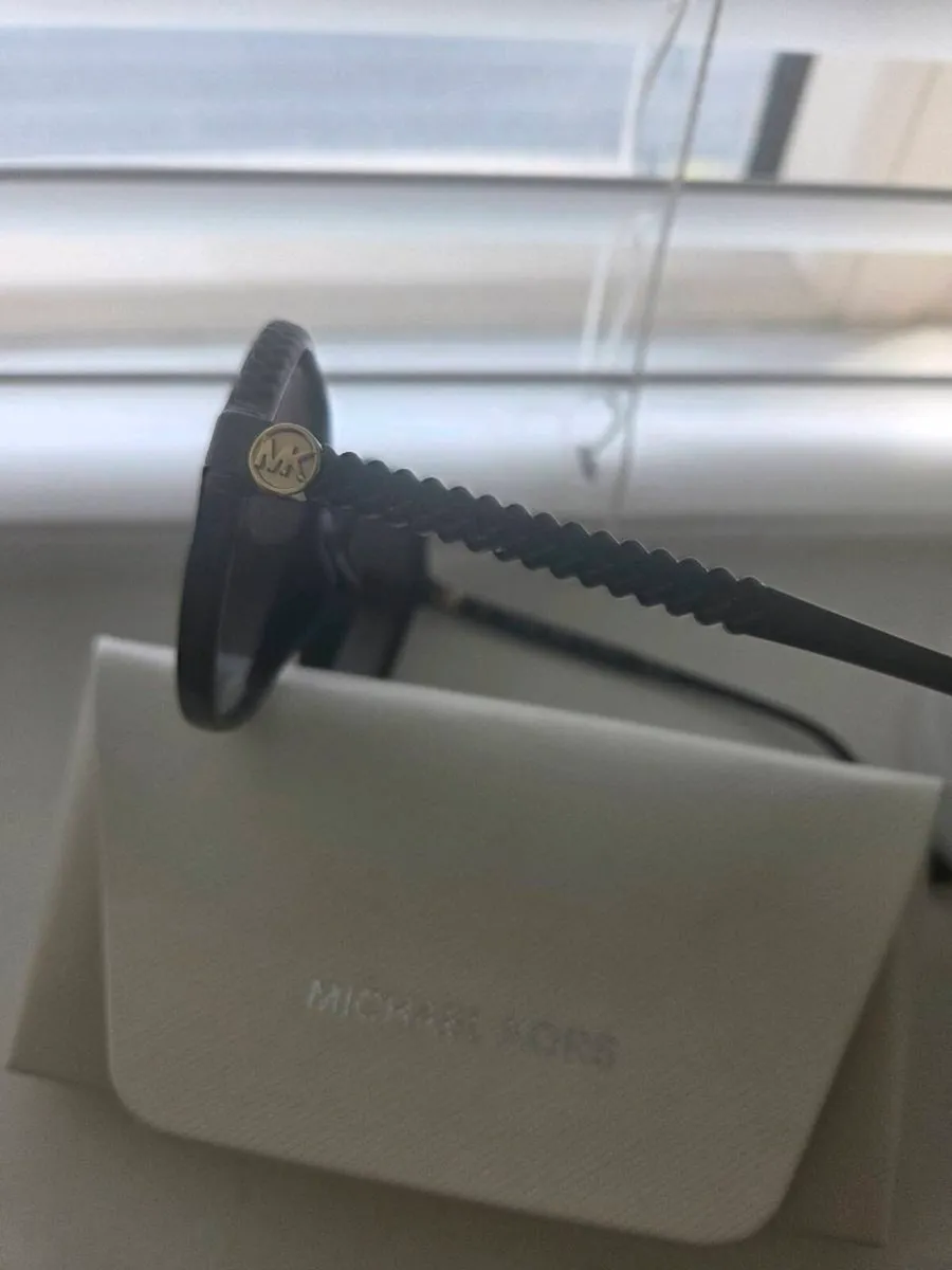 Michael kors sunglasses - Image 4
