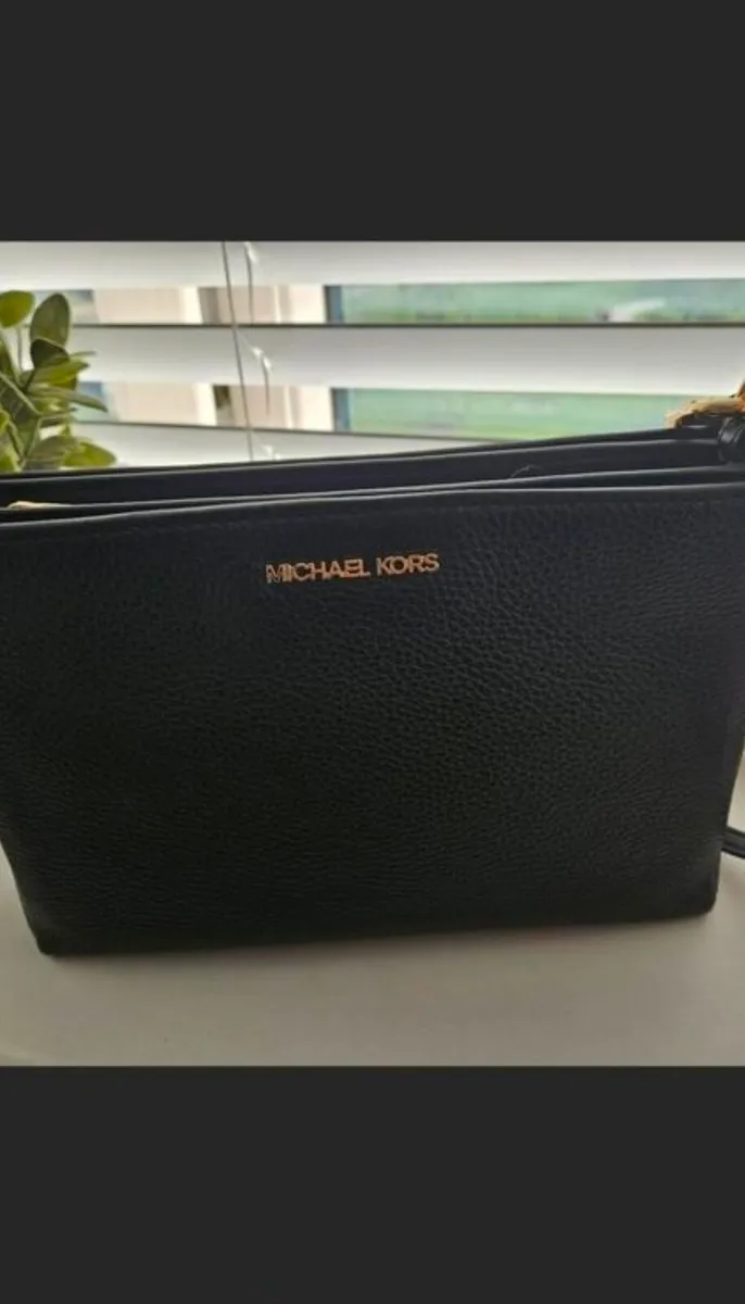 Michael kors bag - Image 1