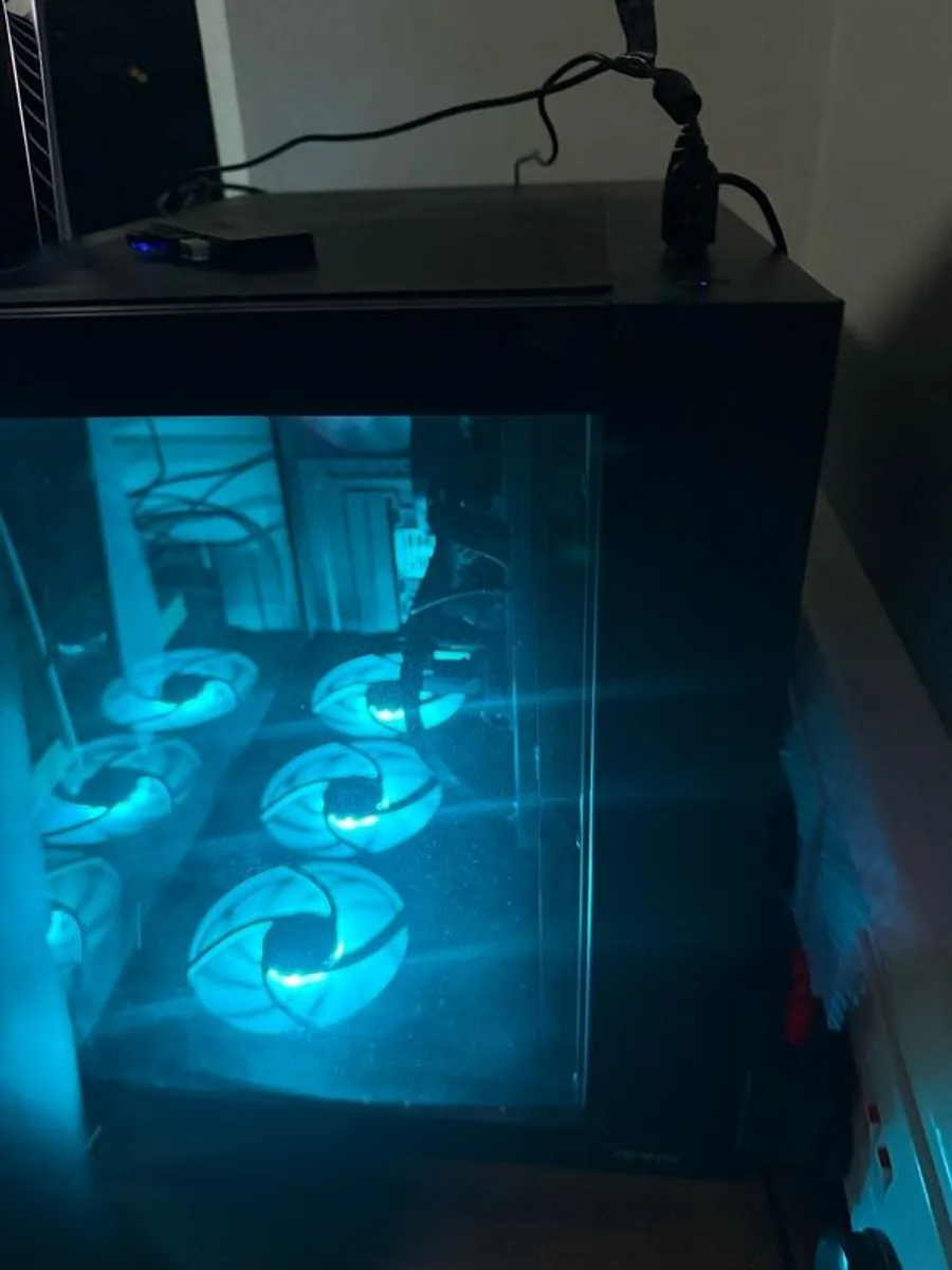 Custom built gaming pc - Image 1