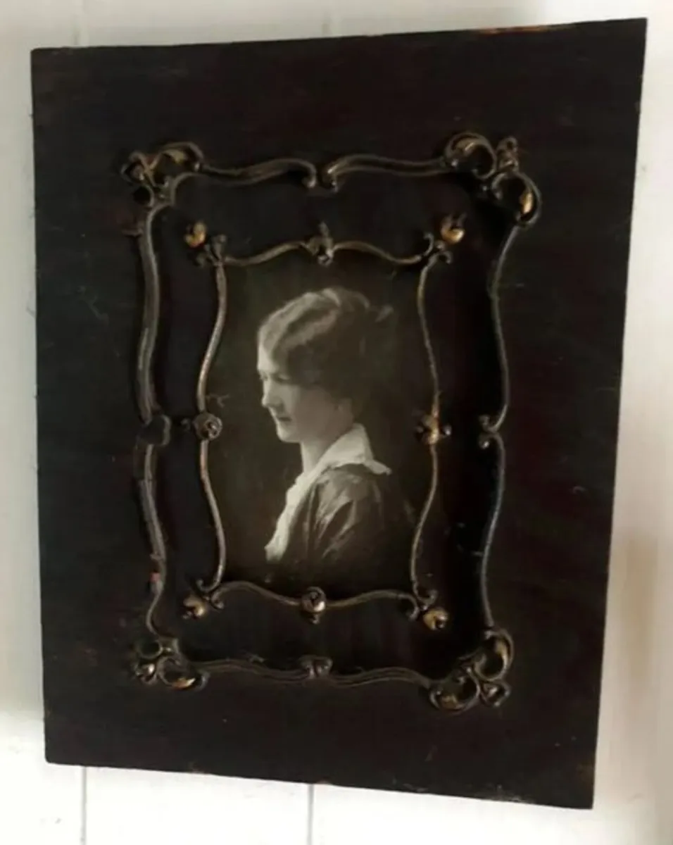 Antique Portrait Photo in Ornate Period Frame - Image 2
