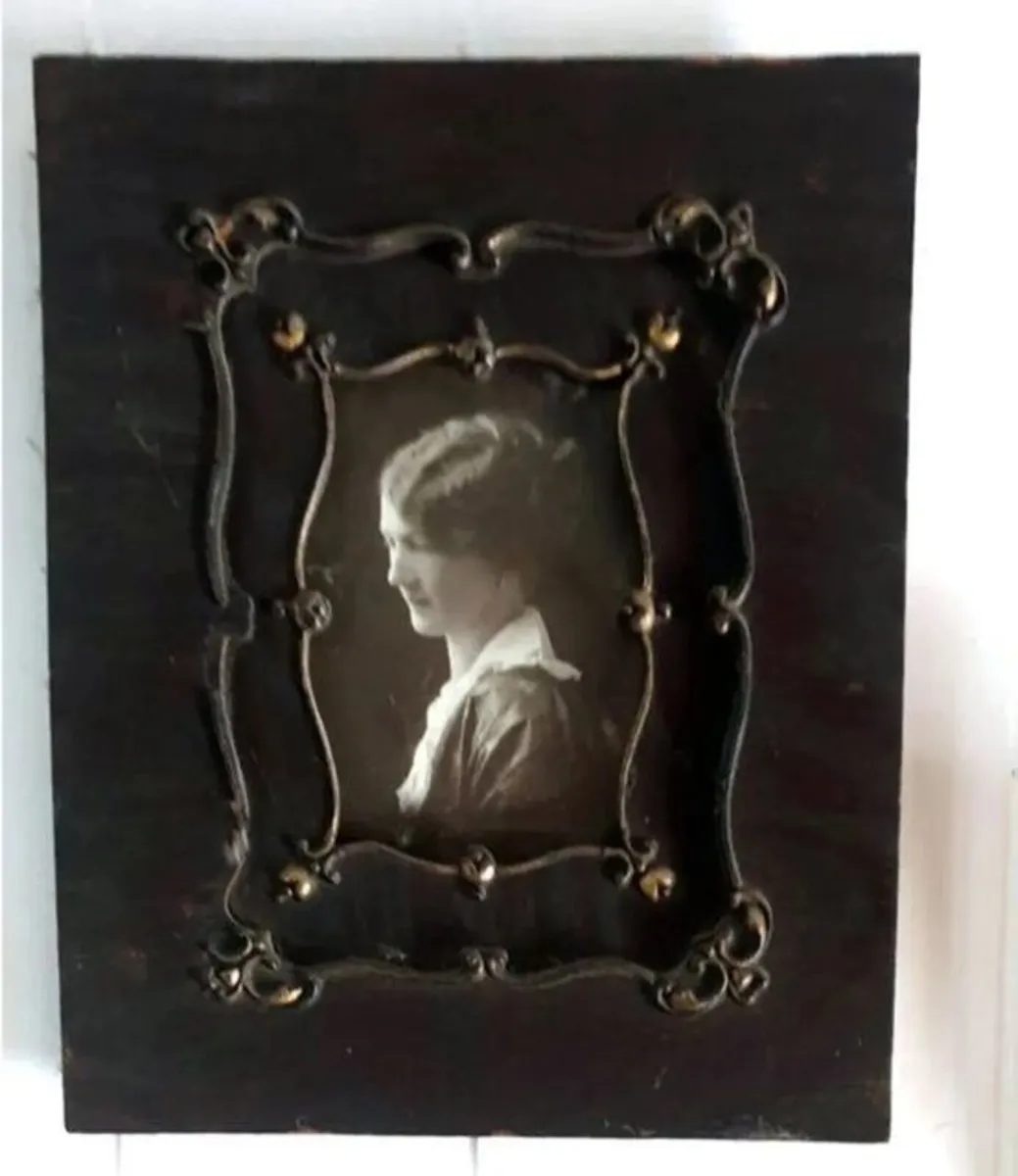 Antique Portrait Photo in Ornate Period Frame - Image 4