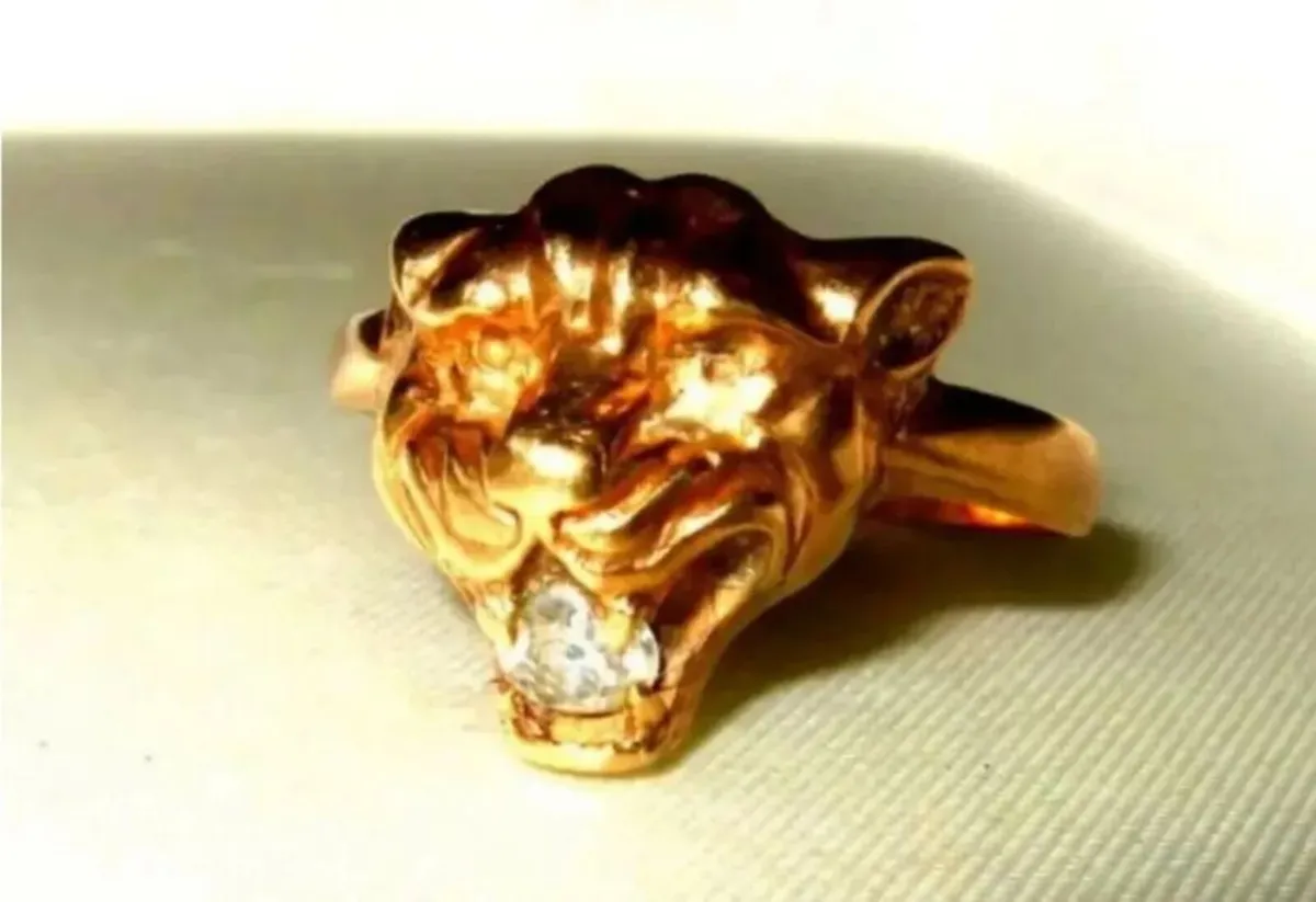Vintage Hallmarked 9ct Gold Gemset 'Panther' Ring - Image 1