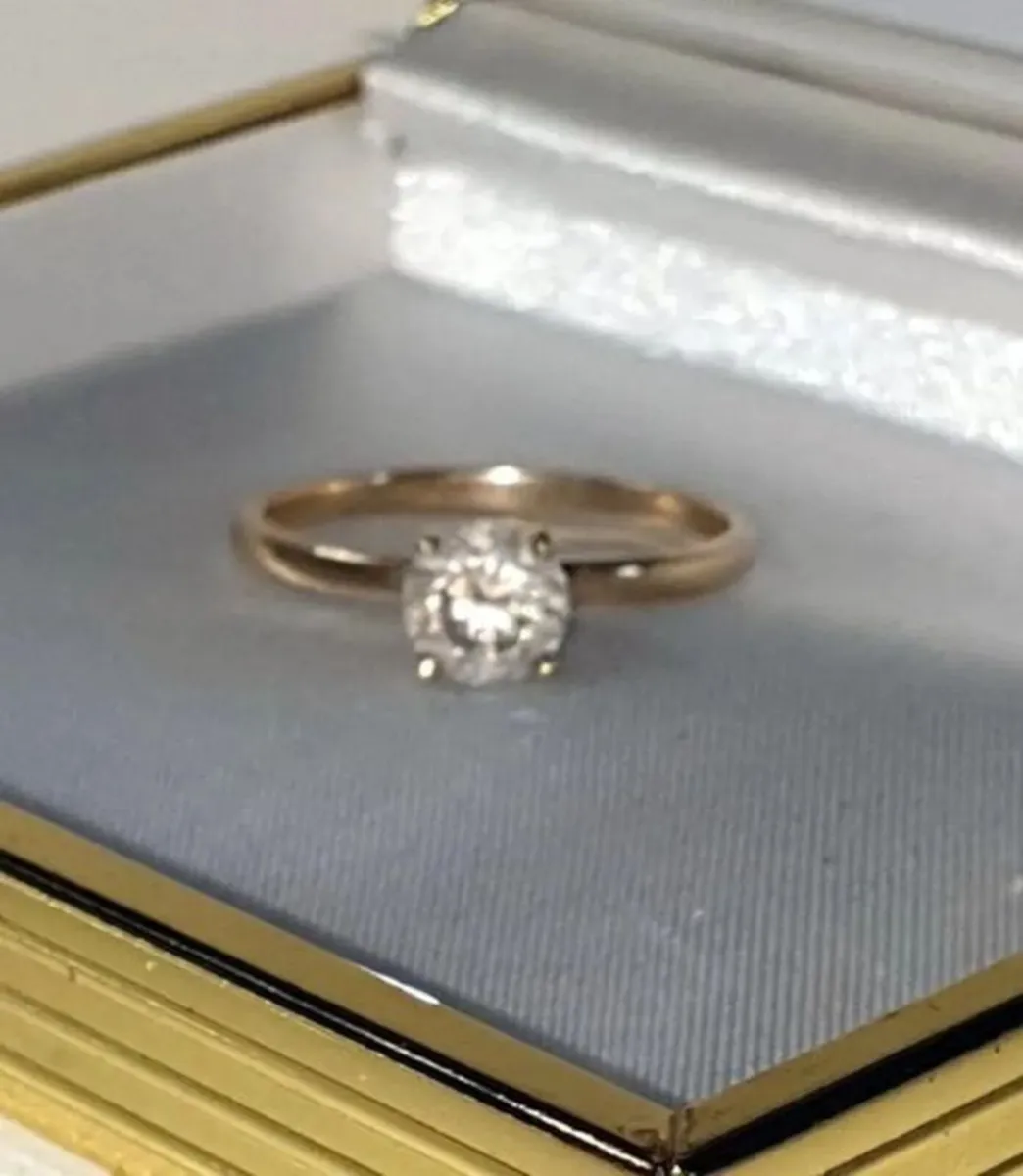 Vintage 14ct Gold 'Queen' Solitaire - Image 2