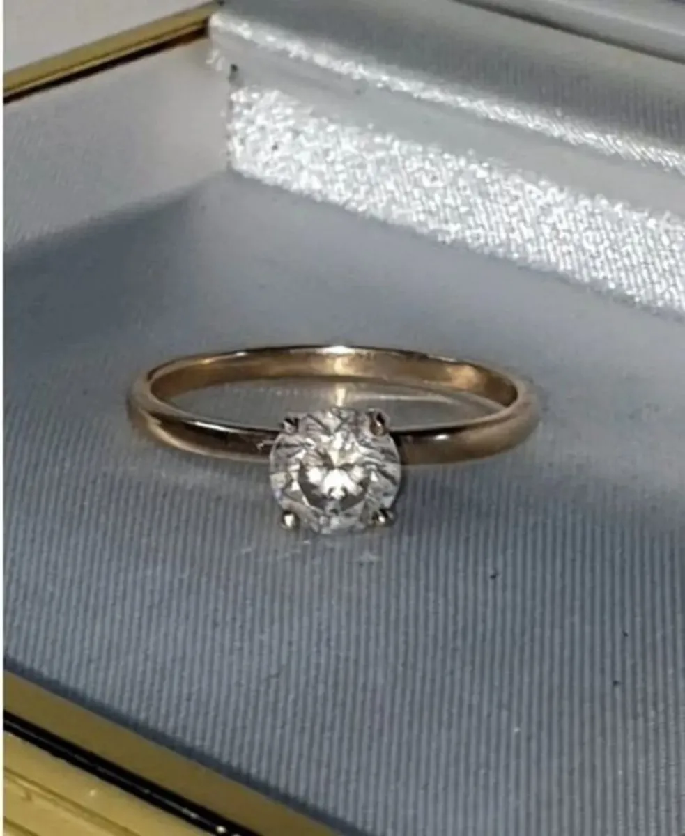 Vintage 14ct Gold 'Queen' Solitaire - Image 1