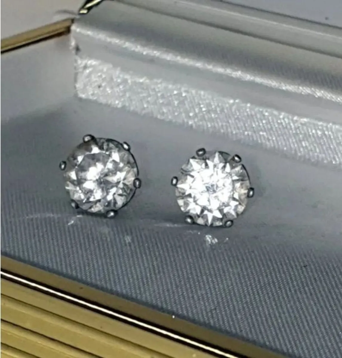 Hallmarked Silver Vintage Solitaire Earrings - Image 1
