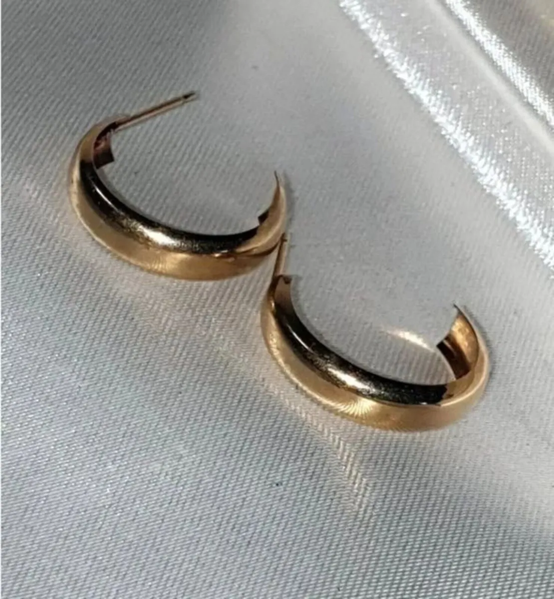 Vintage Hallmarked 9ct Gold 'Demi' Hoops - Image 3