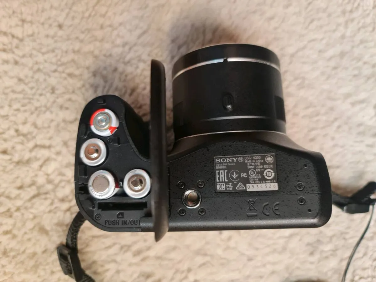 Sony Cyber-shot DSC-H300 Digital Bridge Camera - Image 4