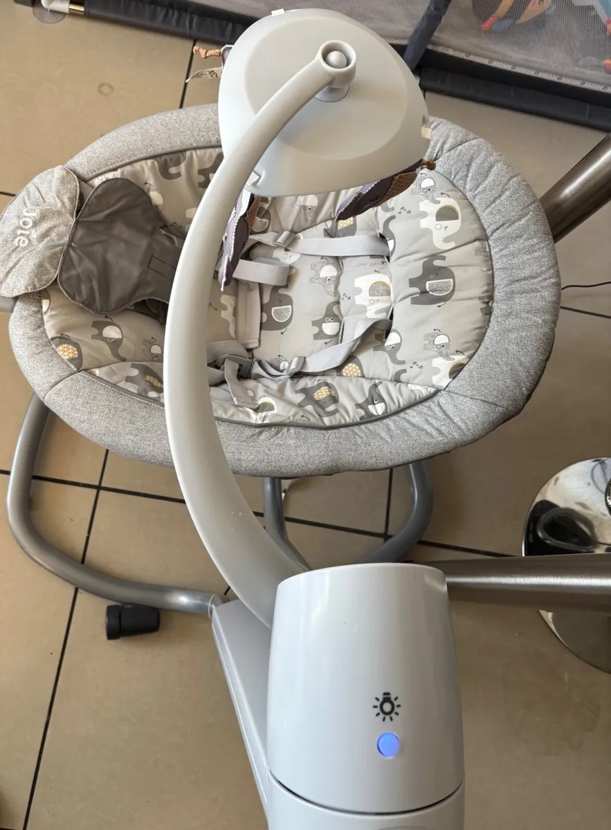 Baby swing - Image 2