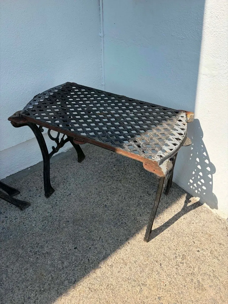 cast iron garden bench sets €350 - Image 3