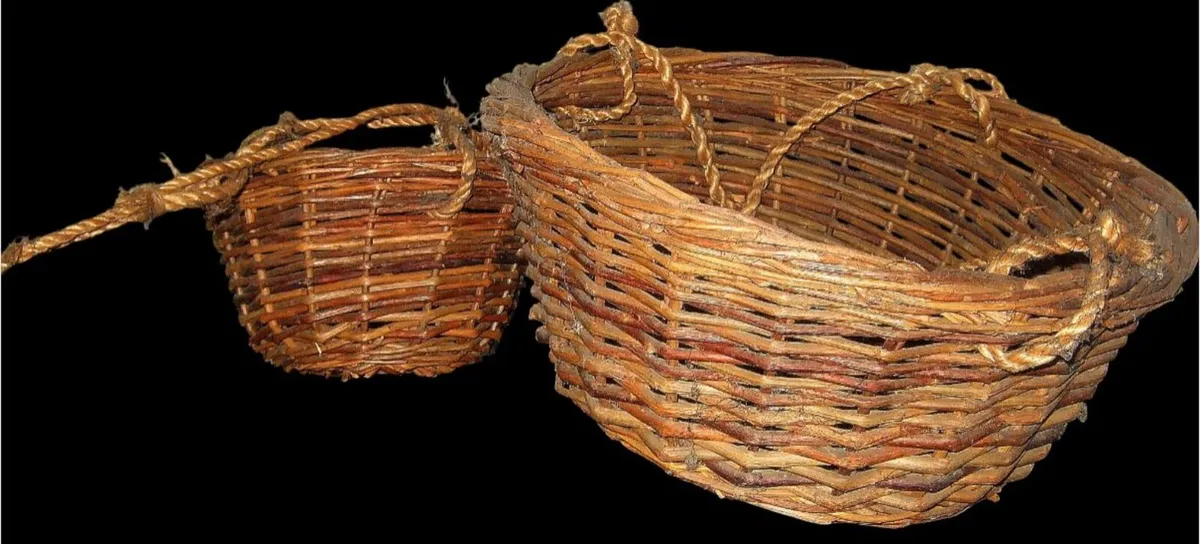 Vintage Willow Gathering Baskets - Pristine Pair - Image 3