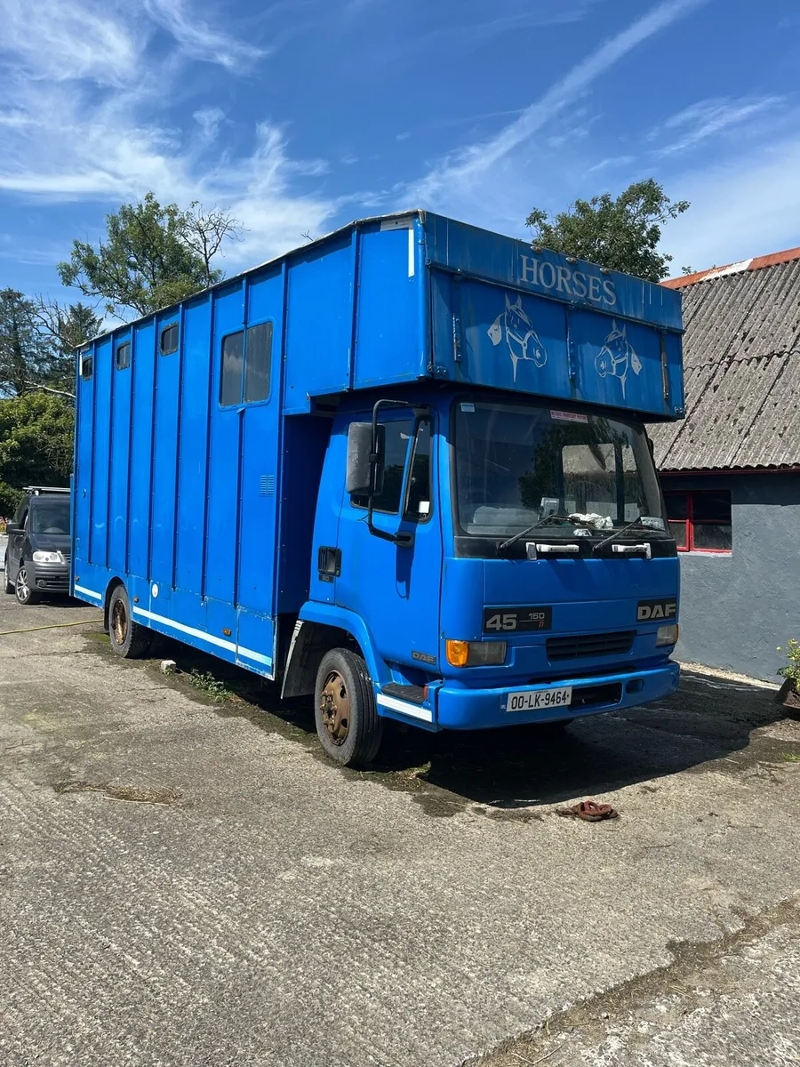 Horse lorry - Image 1