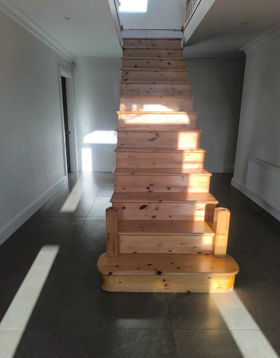Pine stairs - Image 1