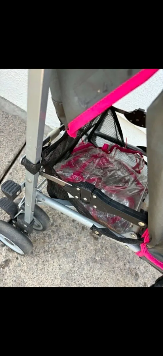 stroller €20 + raincover - Image 4