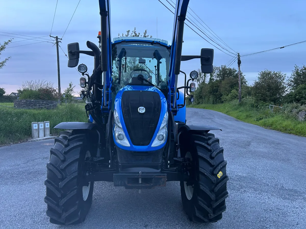 2024 New Holland T5.120 with MX Loader - Image 3