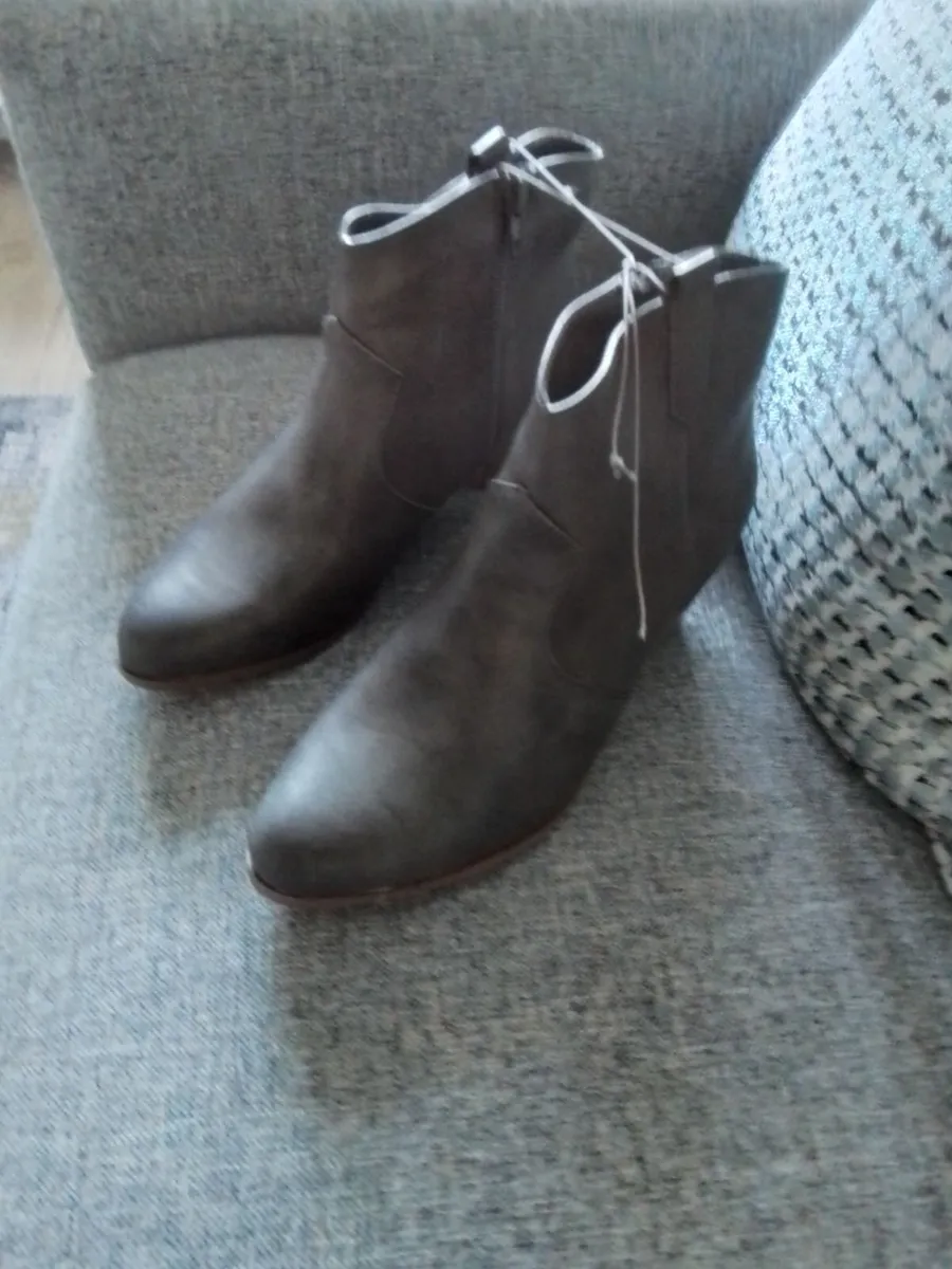 New boots - Image 1