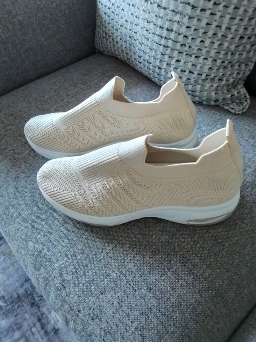 Walking slip on runners - Image 1