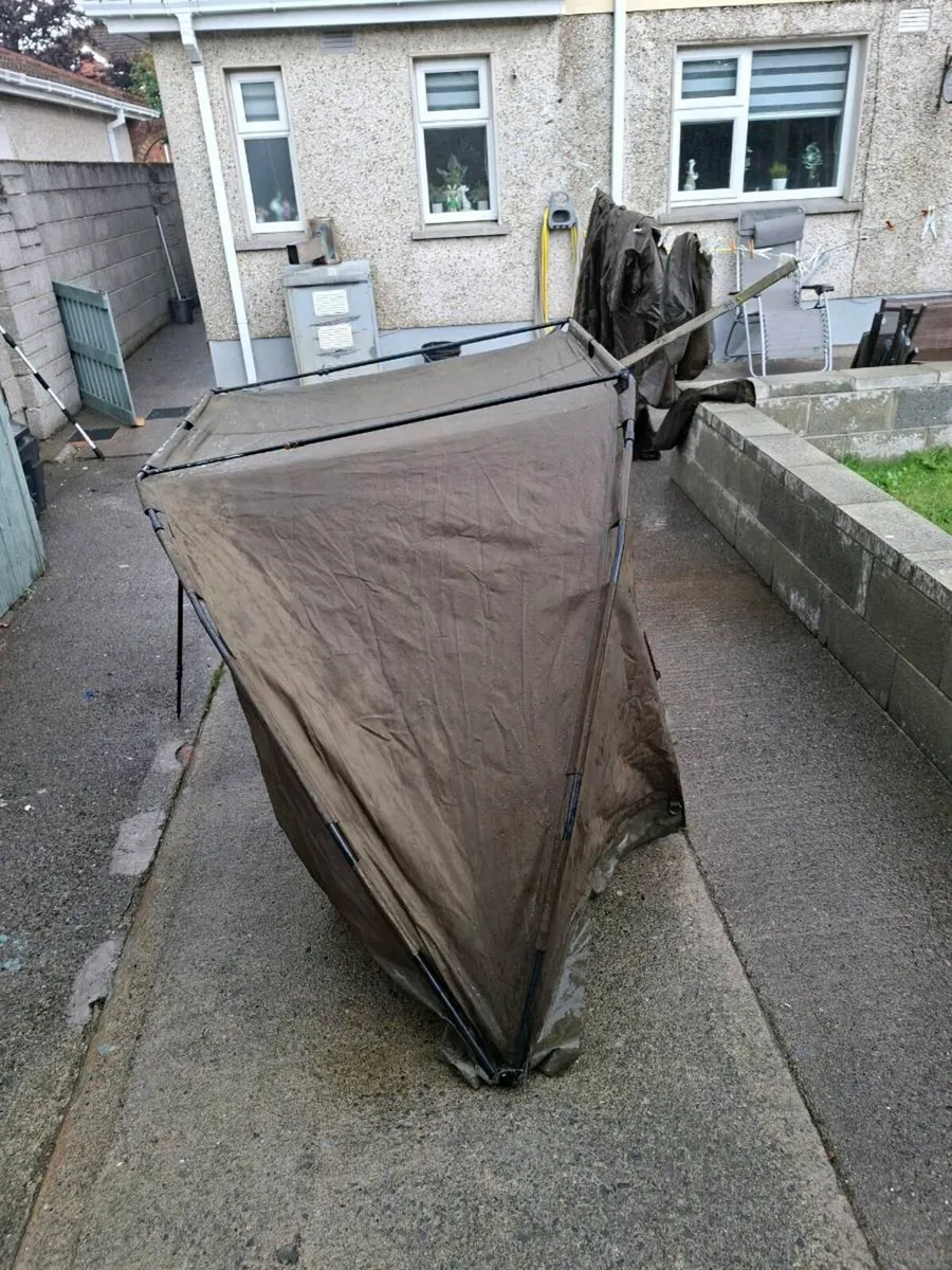Fishing tent - Image 1