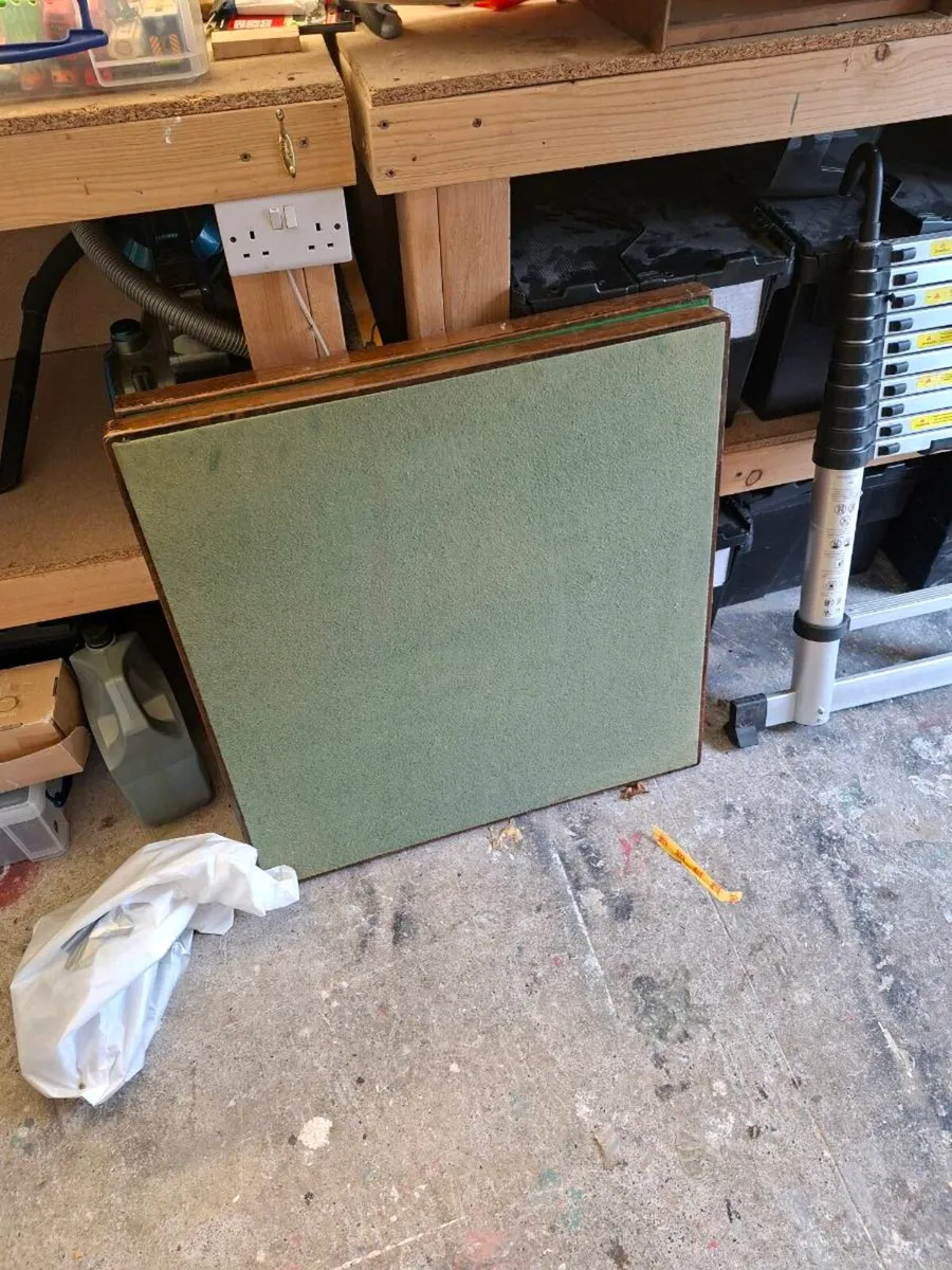 Card table - Image 1