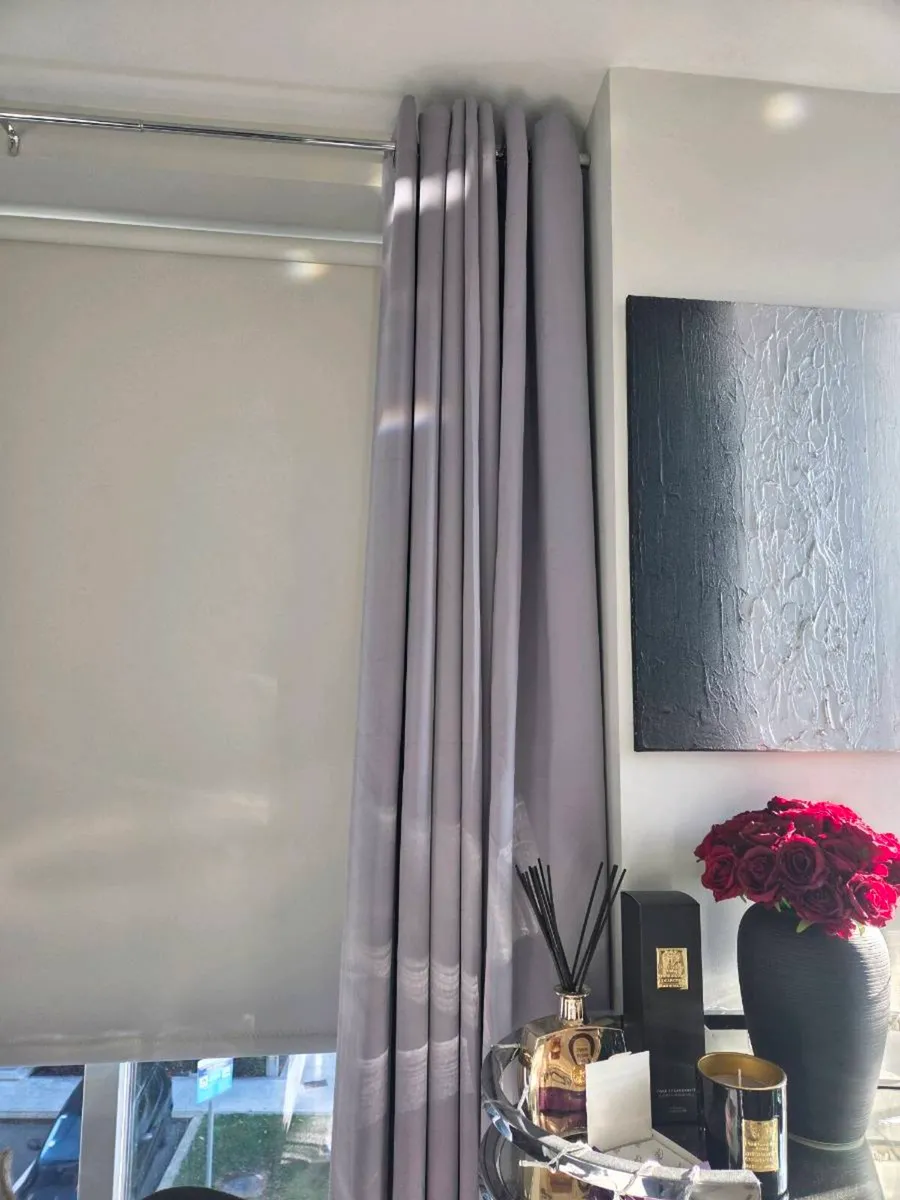 Curtains - Image 2