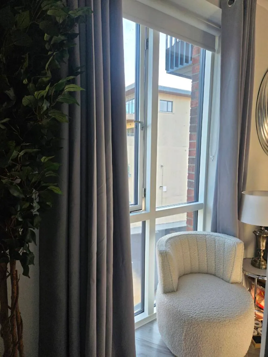 Curtains - Image 4